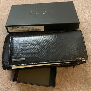 Gucci women’s wallet.